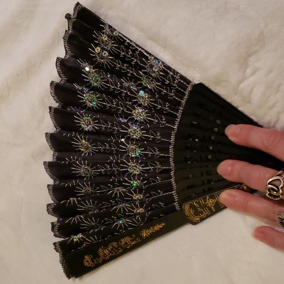 Victorian Fan - Picture 1 of 3